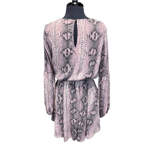 Caramela Dusty Lavender Snakeskin Print Long Sleeve Mini Dress Size Large - Picture 4 of 8